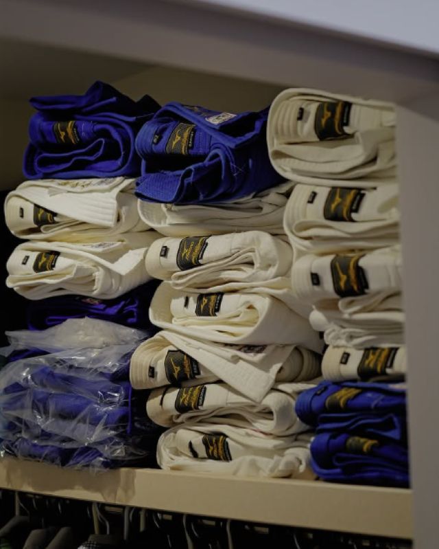 山積みで圧巻！柔道家・羽賀龍之介が大量の柔道衣を公開