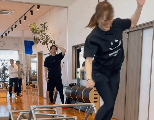 「私は、ジムをアスレチック空間に変える！」美女ゴルファー・笹原優美、次世代トレーニング動画が話題に