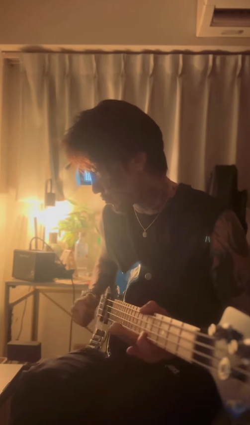 「渋すぎて震える…」瓜田純士、闇に響くベースサウンドにファン悶絶「まじで惚れる」