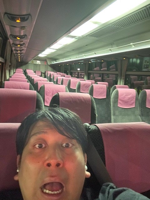 「合成にしか…」レインボー・ジャンボたかおが〇〇の中でポツン… 1人きりショットが話題に