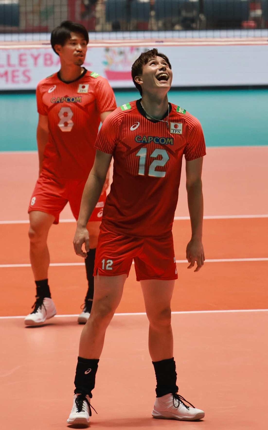 バレー界のプリンス💖👑髙橋藍の可愛すぎるショットが話題😍「今にもアトムみたいに飛びそうだよね〜」