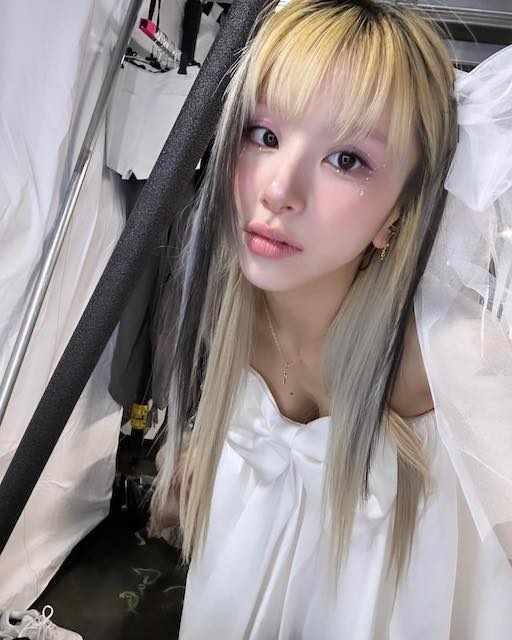 TWICEチェヨンが真っ白なドレス姿を公開🤍✨