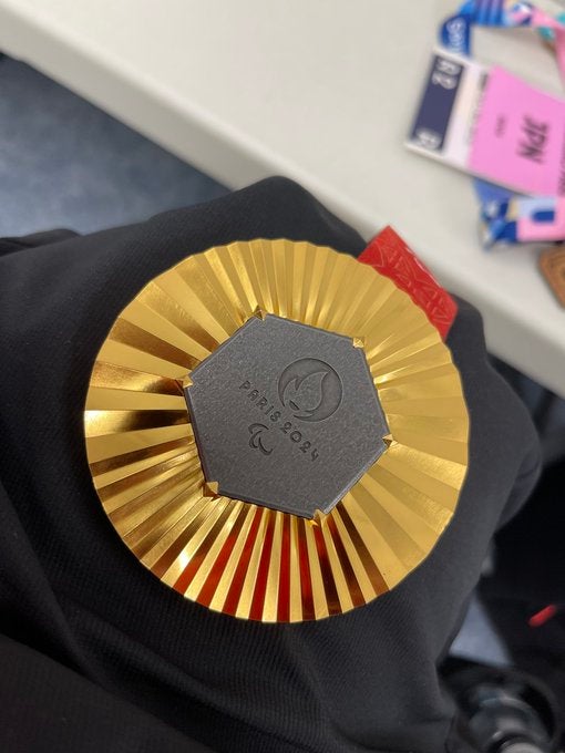 車いすラグビーが快挙 初の金メダルを獲得