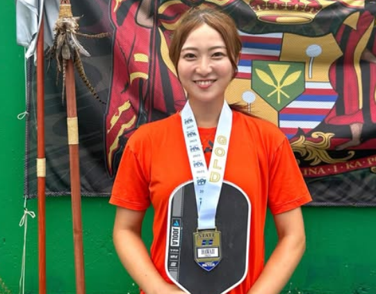 「すげえ！」美女ピックルボール選手、2種目優勝の栄光をつかんだ！ハワイで見せた記念ショットにファン祝福が続々