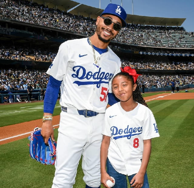 ドジャースが故コービー・ブライアント氏の娘を球場に招待
