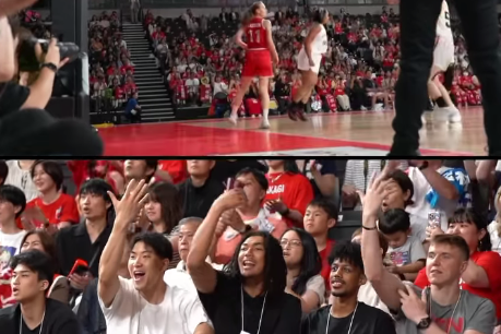 1番楽しんでる?バスケ女子国際試合の応援に駆けつけた男子日本代表選手たち!