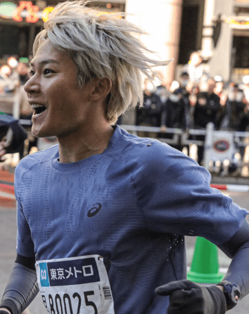 爽やかに駆け抜ける 三津家貴也　東京マラソン2024で自己ベストを達成したことを報告！