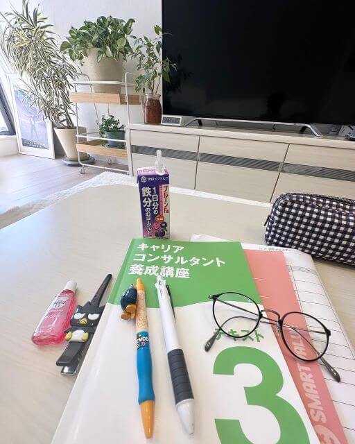 資格取得に挑戦中！鈴木奈々のリアル勉強風景！？