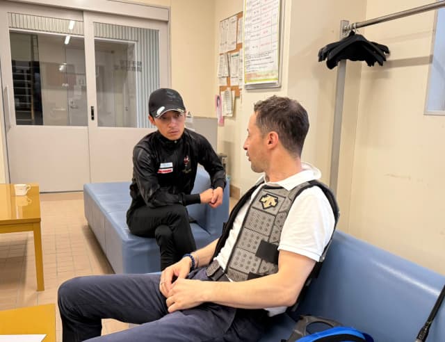 元JRA騎手の藤井勘一郎がトップジョッキーの談話を激写し「騎手どうし」の裏話も公開？