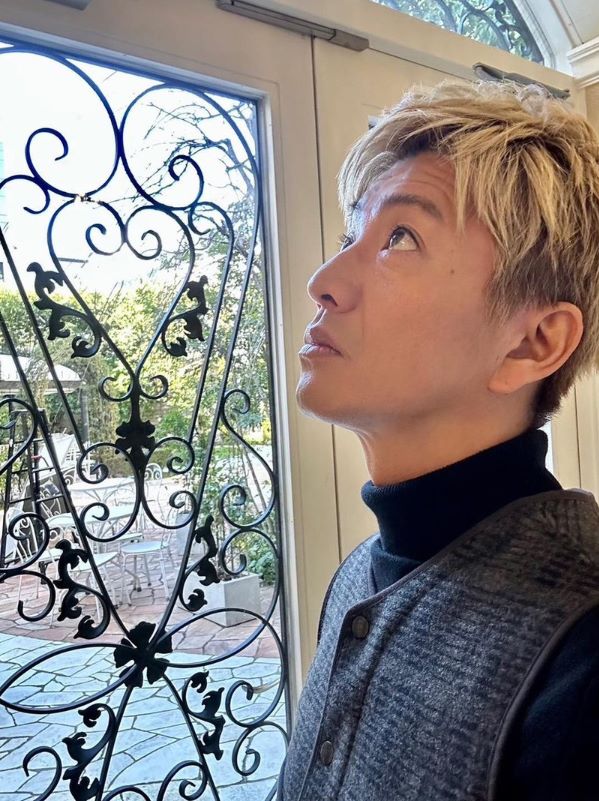 「ワクワクする一日です！」木村拓哉がオフショットを公開📸✨