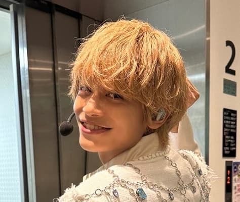 「やっと振り向いてくれましたね」中間淳太、キラキラ衣装で王子様スマイルを披露！