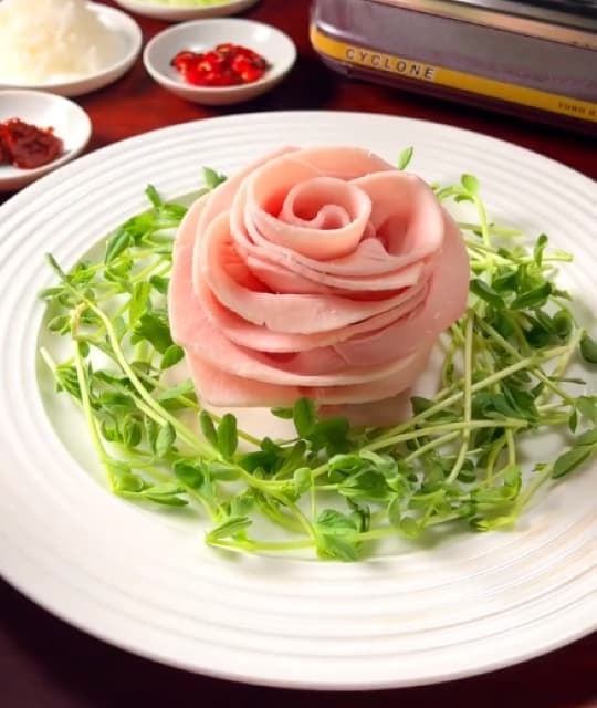 豚肉を薔薇に！？料理研究家 けんた食堂 圧巻の調理技術を披露！