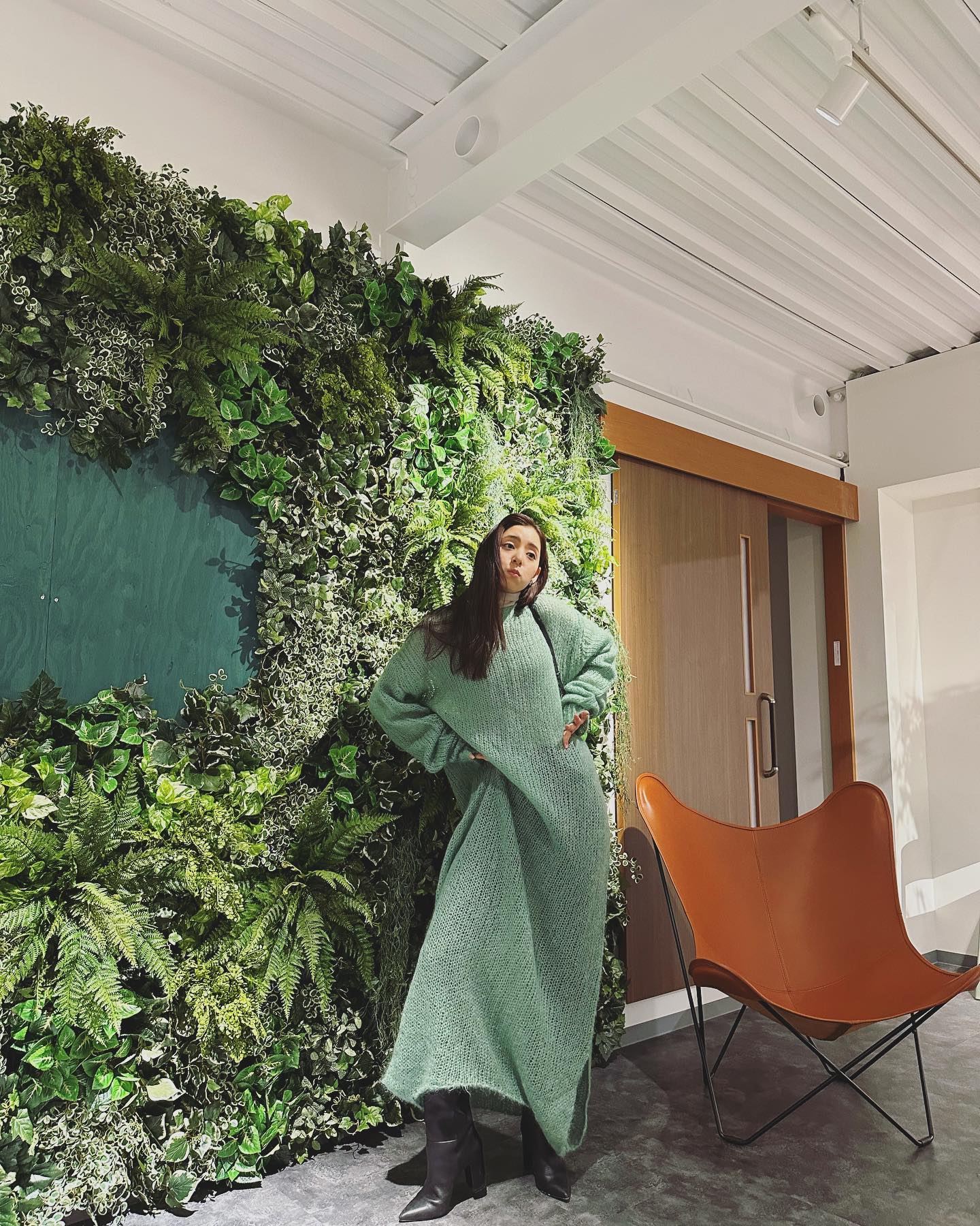 新木優子が最新ショットを公開✨ファンから「かっこいい💕💕]との声