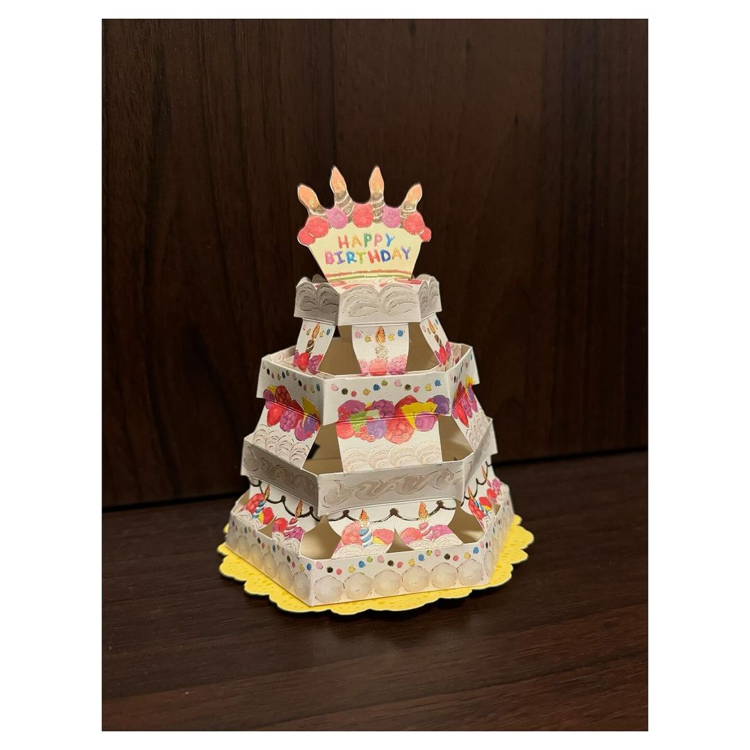 元アイドルが誕生日に「少しずつお仕事も再開していきます」と報告