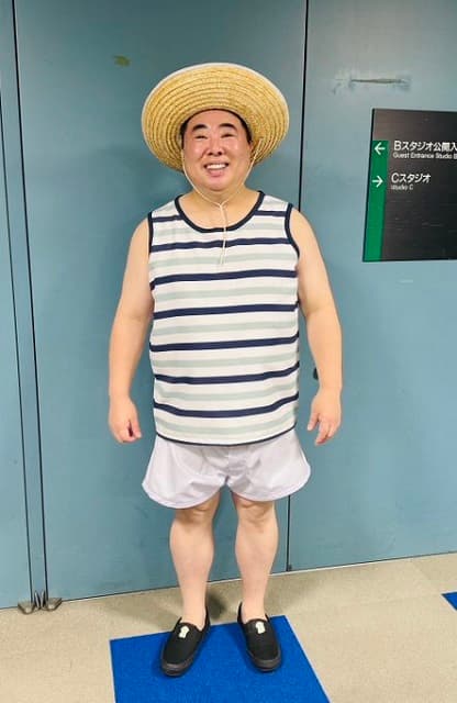 「裸の大将の現代版ですか？」ドランクドラゴン 塚地の衣装にファン爆笑