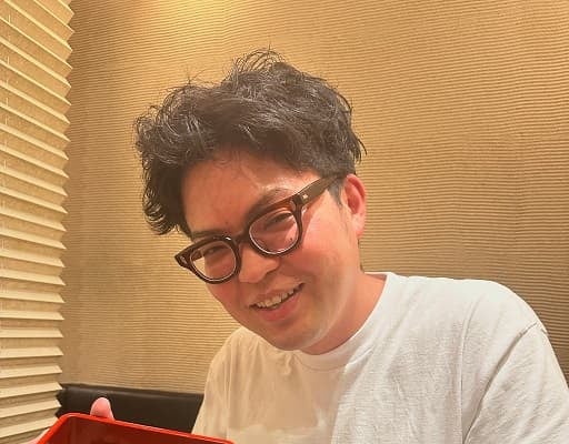 「夢夢」ヤーレンズ・出井が貧乏時代をともに過ごした後輩芸人に鰻をご馳走！エモ&優しいショットが話題に
