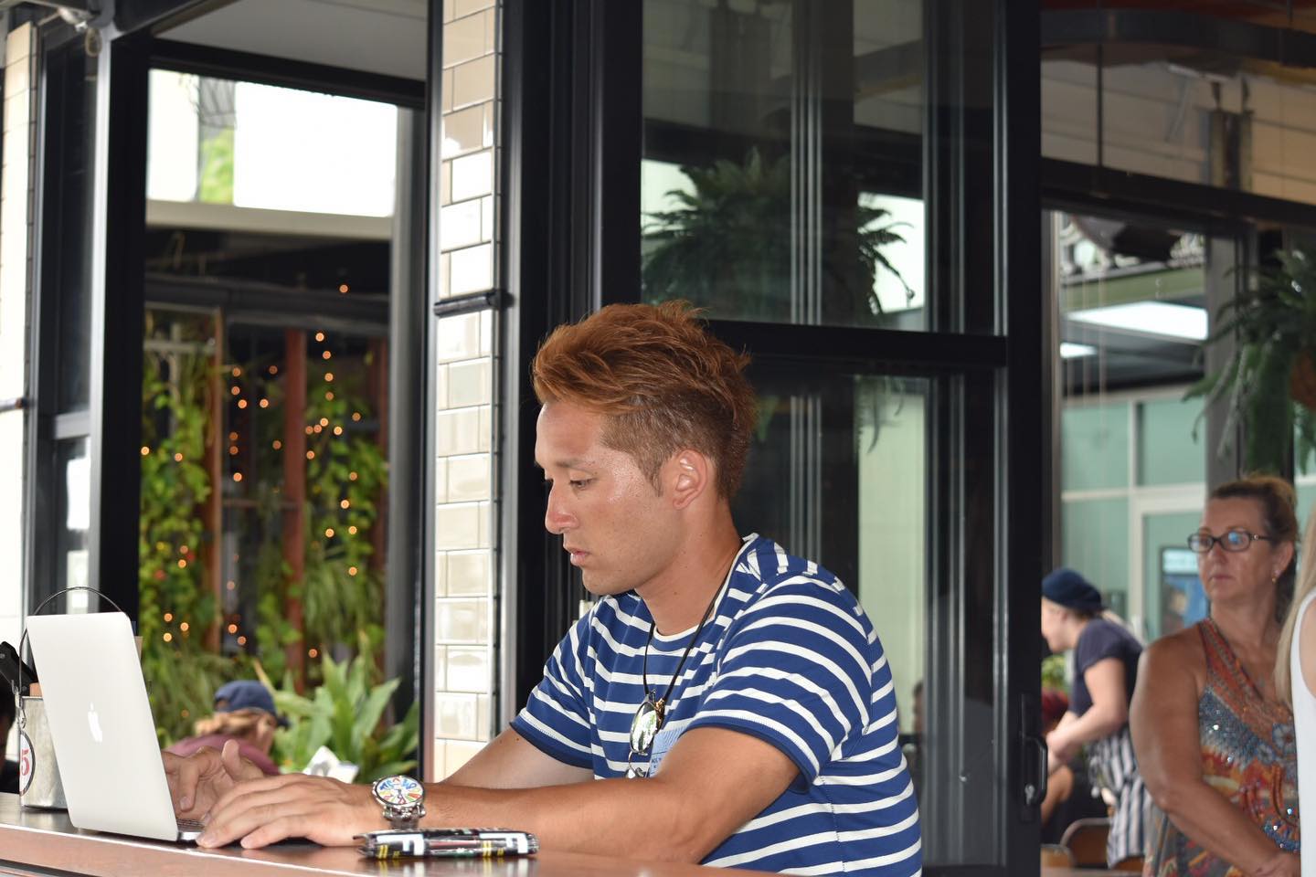 😂杉谷拳士が前進会見から一夜明けてPCを開くも？🖥「#真剣に〇〇みてました」