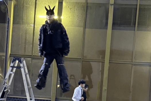 「キャー！紫耀クンが飛んでるー」平野紫耀、MVの”激レアオフショット”披露に女子ファン総沼落ち状態「世界一大好きだから！」