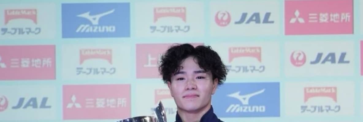 岡慎之助、NHK杯連覇達成報告に祝福の嵐！2位・橋本大輝と世界選手権代表2ショット公開！