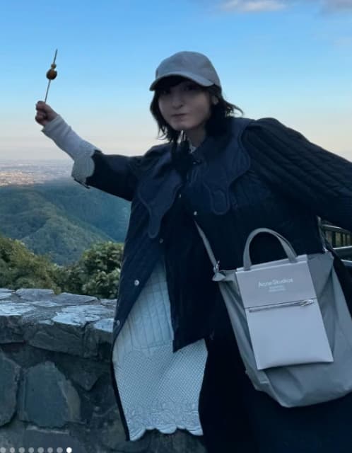 声優・佐倉綾音が山登り！高尾山でのオフショットを披露！