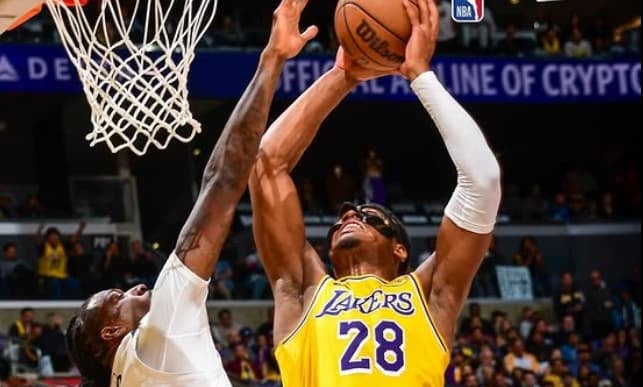 まるでバットマン！？レイカーズ・八村塁がフェイスガードをつけて試合に出場！NBA Japan