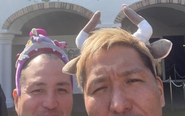 スリムクラブ、結成30年の“夫婦感”!? キャラカチューシャ姿に「仲良しすぎる」と反響