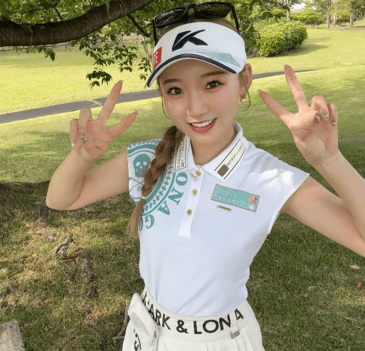 「ヤバイマジ可愛い」美女ゴルファー、ガーリースタイルのウェアコーデに可愛いコメント大渋滞「超絶かわちぃ」