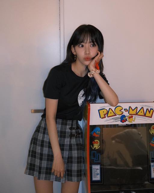 宮脇咲良がファン待望の自撮り写真を多数公開！「同じ国に居るだけで幸せ」