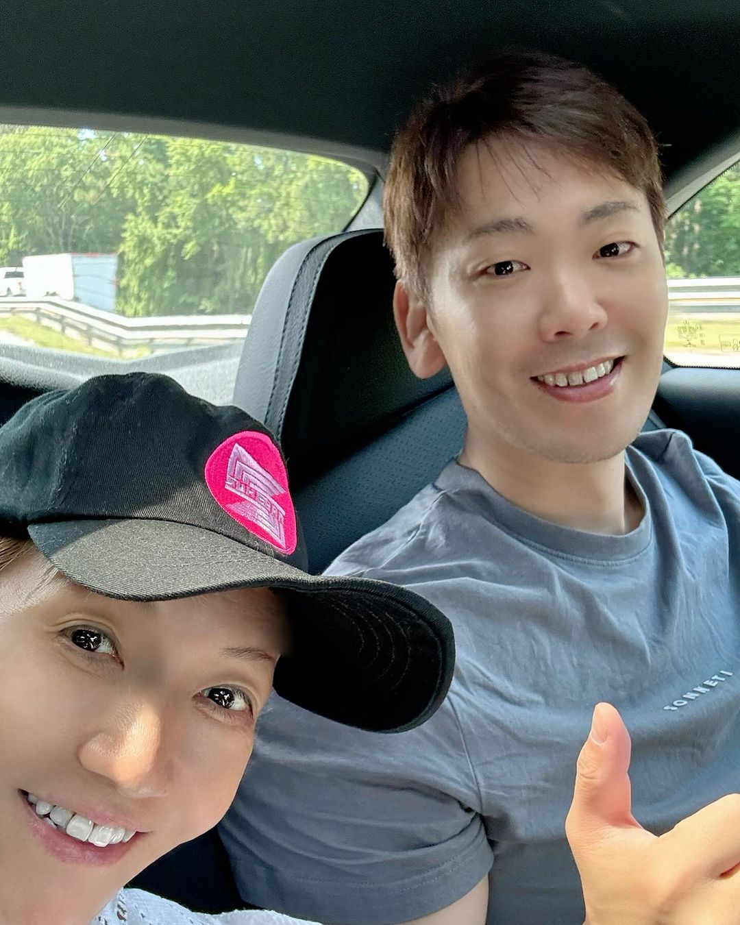 60キロ減の元女子プロレスラー、15歳年下夫とのラブラブショット公開「美男美女ですね」