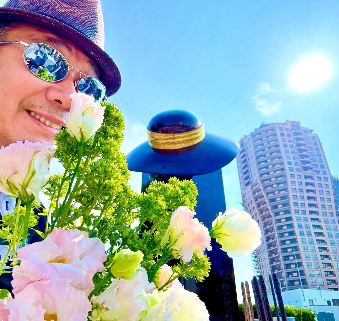 「女房のお墓を冷やすのに〇〇〇〇〇をおかわり！？」パティシエ・鎧塚俊彦の優しさ滲む1枚に「トシさまの奥様を想うお気持ちに心打たれます！」