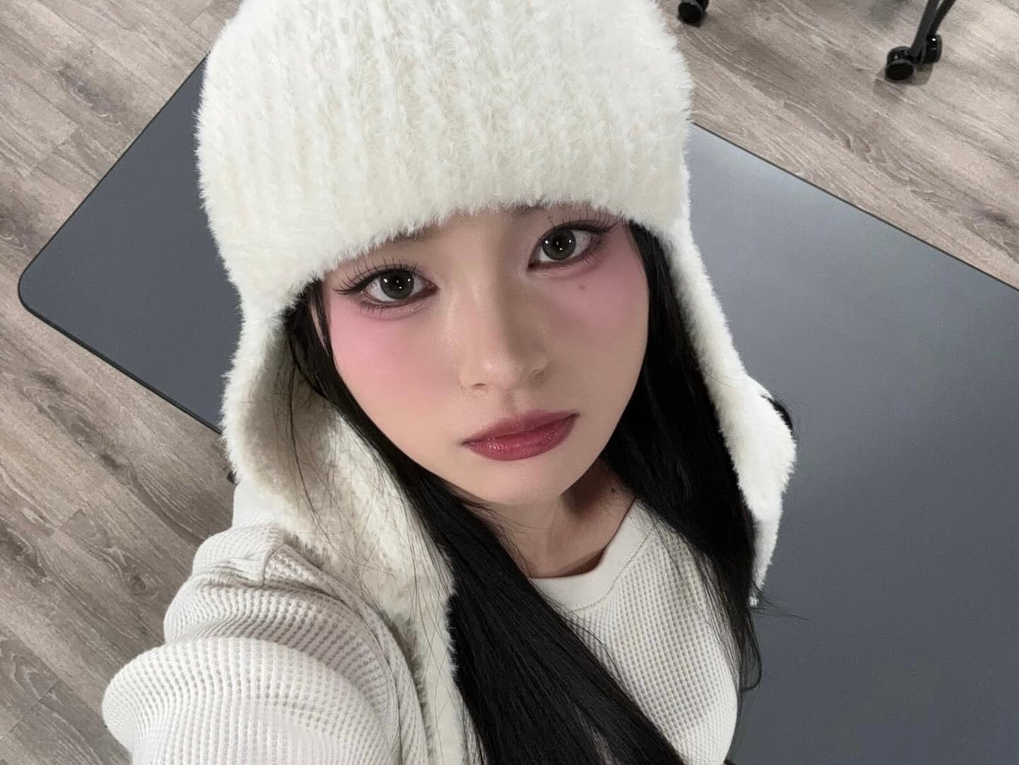 CANDY TUNE・桐原美月　私服ショットを公開　白でまとめた冬コーデに反響