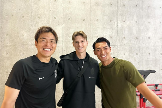 「顔ちっさ」槙野智章のオフショットに写る元チームメイトが話題に