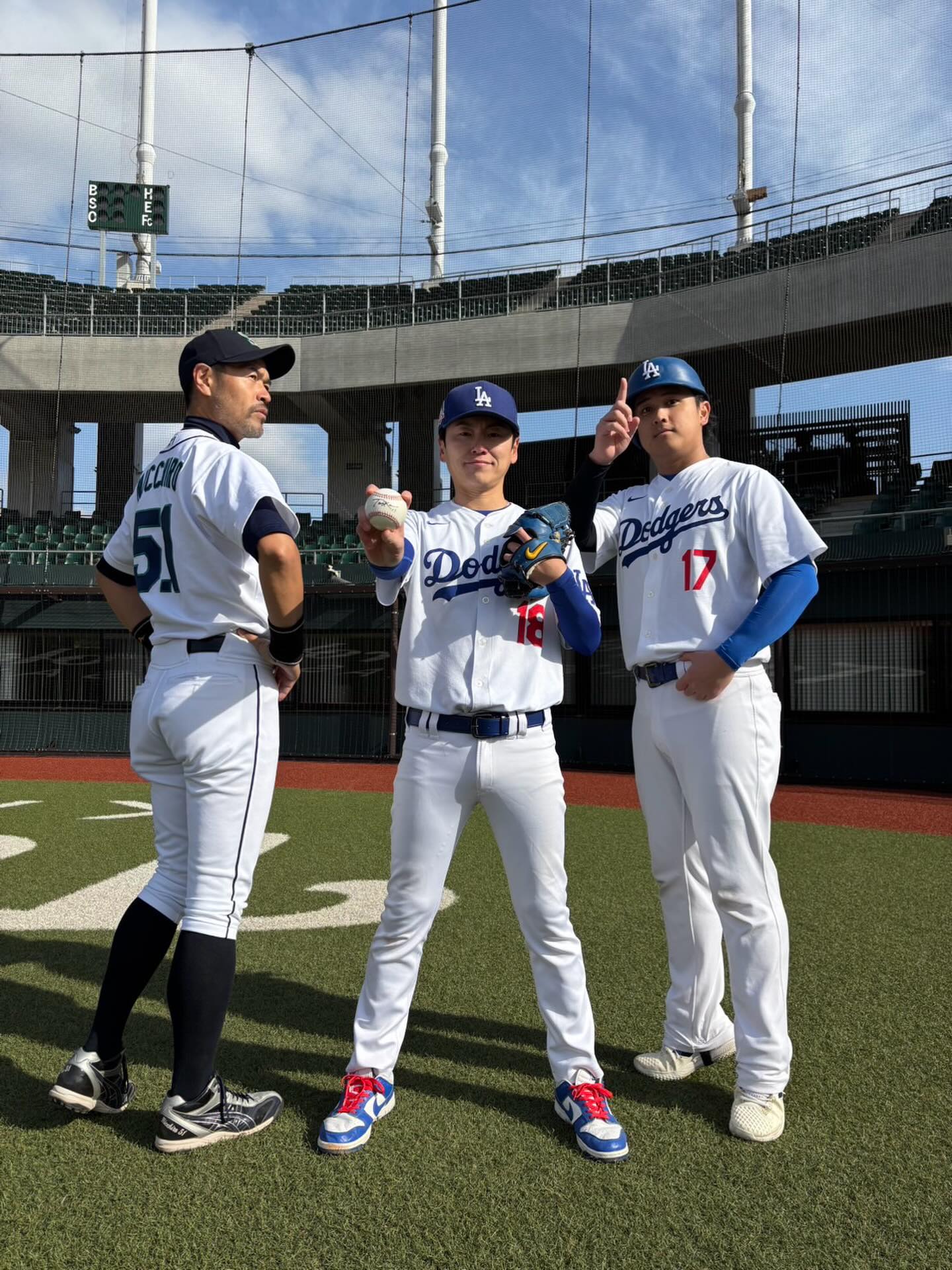 ニッチロー　大谷似翔平、山本申伸との偽物3ショットを公開