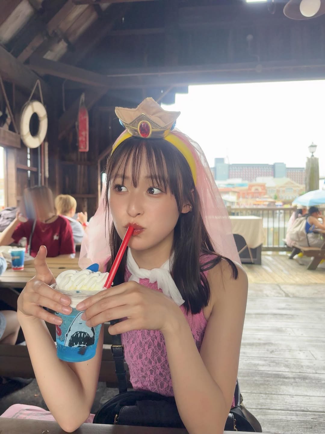 人気モデルがUSJを満喫「暑すぎたし雨だったけど楽しかった」