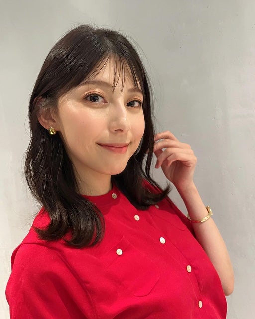 上村彩子アナ、最新ショットを公開！「ずいぶん長くなりました」
