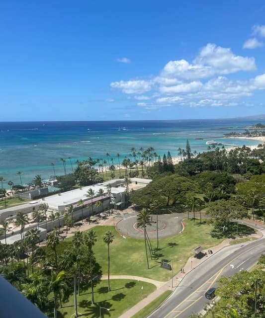 加藤綾菜　時差投稿　ハワイでの楽しい思い出！友達家族との素敵な日々