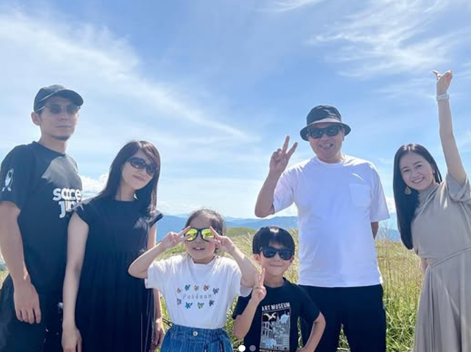 感動の家族旅行！ねんドル岡田ひとみが霧ヶ峰で見せた笑顔