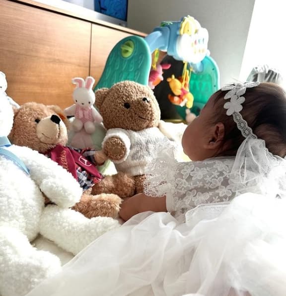 岡副麻希　生後4ヶ月記念！娘との撮影会とベビーマット選びの悩み