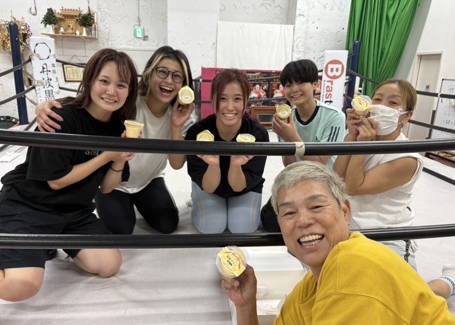 練習後のご褒美に笑顔！叶ミク、仲間とプリンを堪能「一瞬で胃袋の中へ」