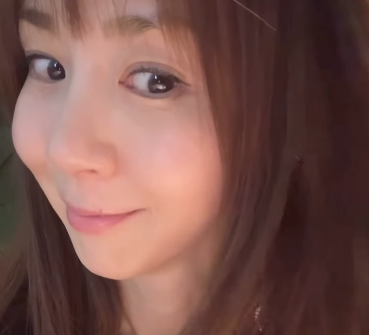 「可愛すぎて目が離せない…」ほしのあき、揺れるハートピアスが話題に！