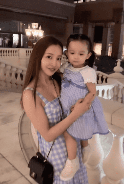 板野友美 愛娘の顔出しに関してコメント📝