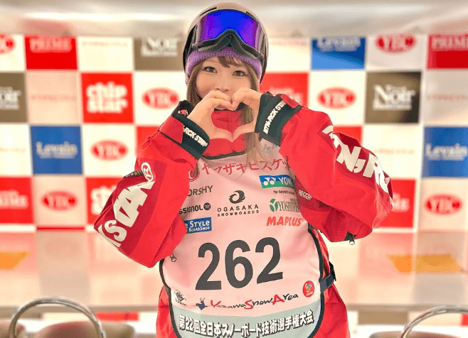 「アイドルの本気見せて！」スノボアイドルの美女、大会前に”乙女度MAX・ラブリーハートショット”を披露しファンメロメロに！