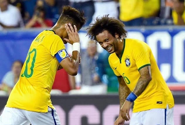 ネイマールが元ブラジル代表マルセロの引退を称える