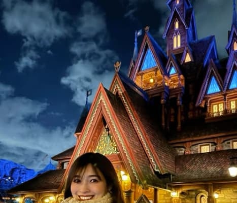 「あなたは天使だ〜」土屋炎伽が大人気テーマパークに出現！ソロショットでの魅力にファン歓喜！