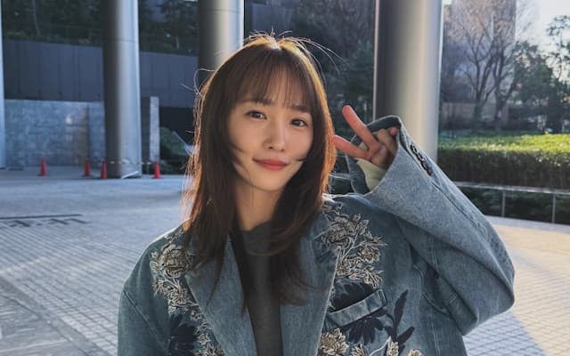 川栄李奈の「ずっと楽しみにしていたジャケット」オフショットにファンからコメント殺到！