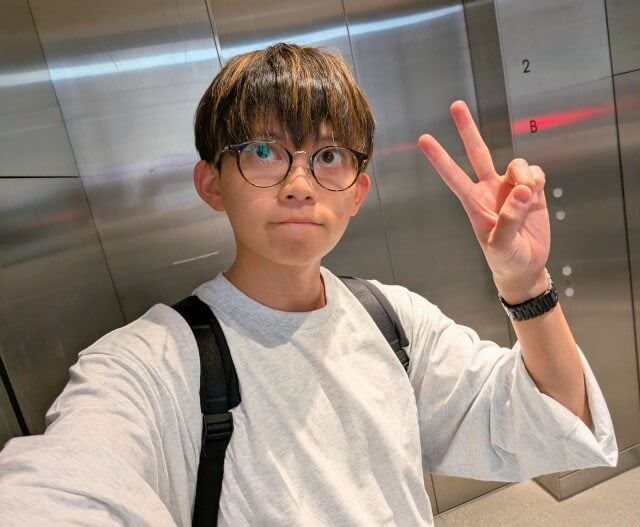 「学生さんでもいける若さ」あのクリエイターの散髪後の姿にファン悶絶