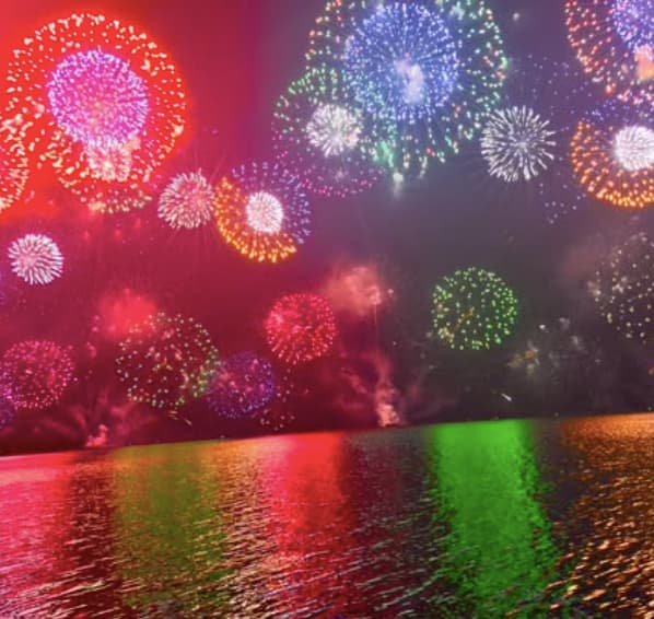 蜷川実花、大迫力の花火ショットの数々にファンうっとり