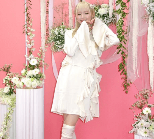 「シンデレラだ…」TV出演も果たした人気金髪マラソンインフルエンサー、ファンイベ時の”プリンセスショット”を披露し反響続出！