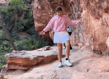 美女ゴルファー、色鮮やかな岩肌が特徴の”ユタ州ザイオン国立公園”へ！注目の現地ショット＆」ムービー