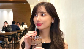 「全てが美しすぎる…！」岡部あゆみ、春の陽気にぴったりな最新コーデを披露